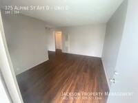 Building Photo - Beautiful One Bedroom in Downtown Upland