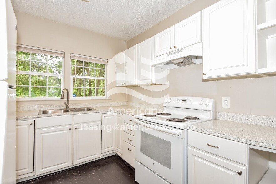 Building Photo - 4304 Windemere Ave