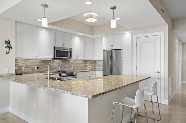 Building Photo - 1325 Snell Isle Blvd NE