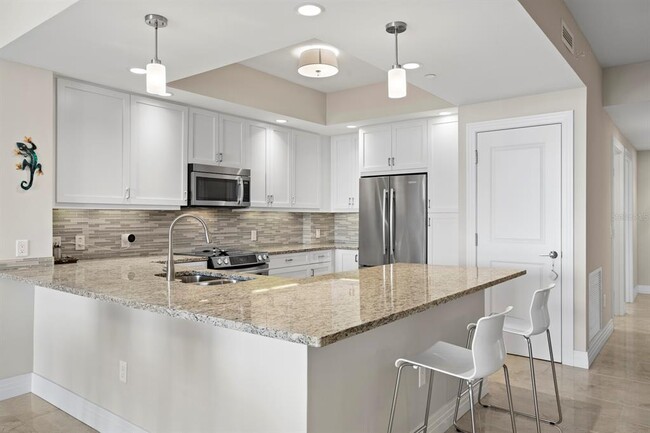 Building Photo - 1325 Snell Isle Blvd NE