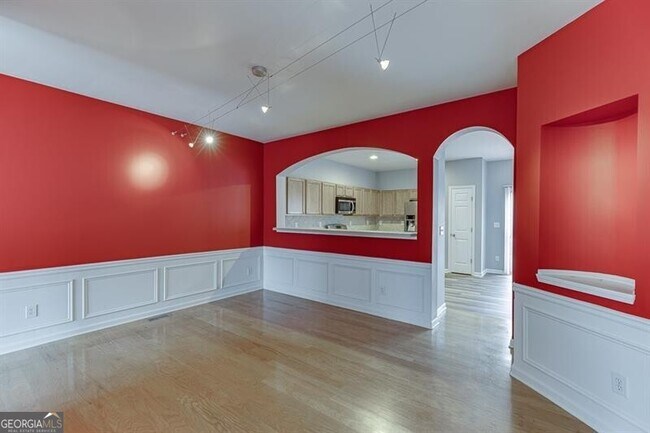 Building Photo - 805 Tulip Poplar Way