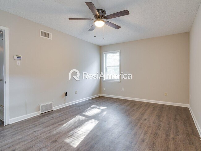 Building Photo - Fully renovated 3BR/2BA with fenced in yard