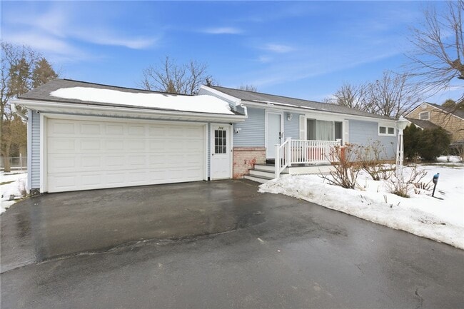 Building Photo - 266 Willowcrest Dr