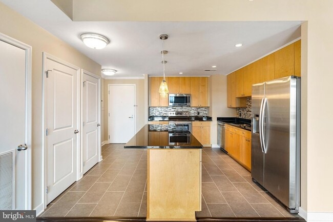 Building Photo - 155 Potomac Passage