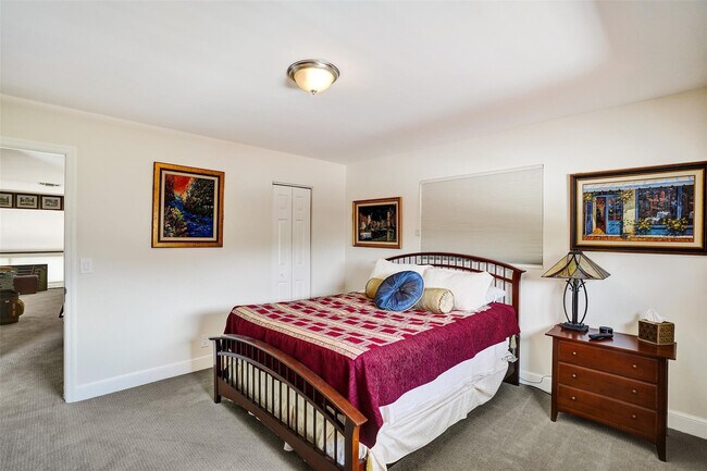 Building Photo - 683 Pelican Way