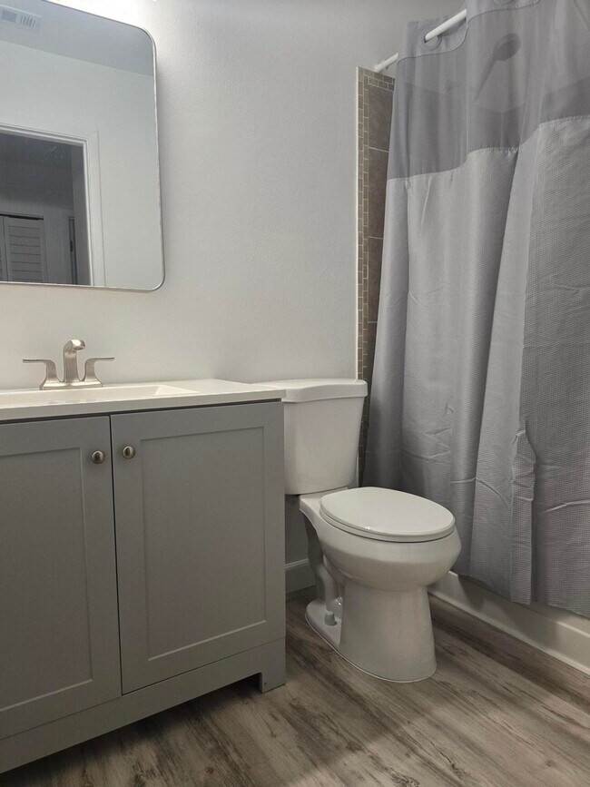 Building Photo - 1418 Paley Cir SE