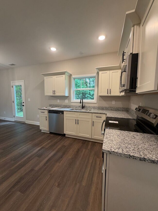 Building Photo - 1711 Golf Club Ln NW