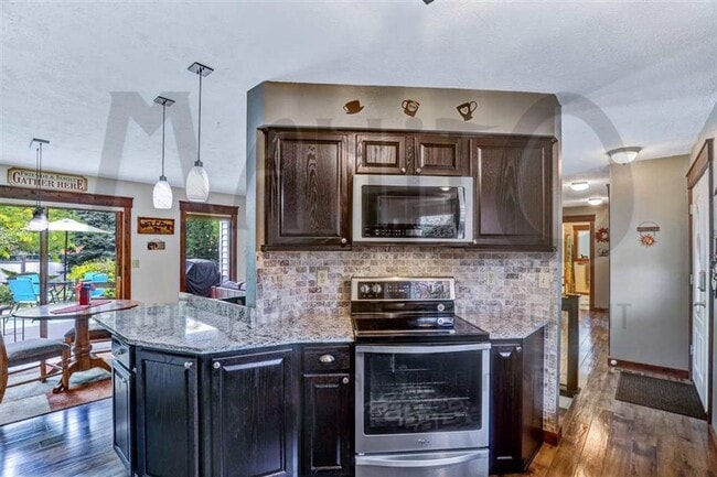 Building Photo - **COMING SOON** Spacious South Hill Rancher