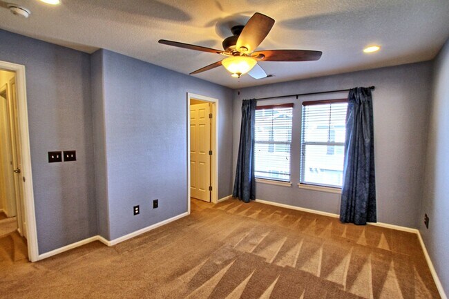 Building Photo - 17201 Lark Water Ln