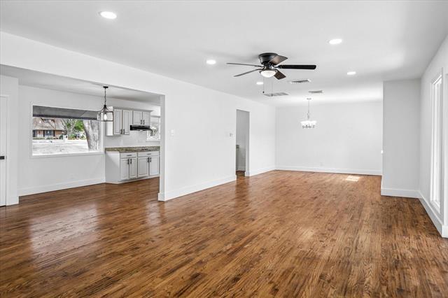 Building Photo - 4024 Diamond Loch W