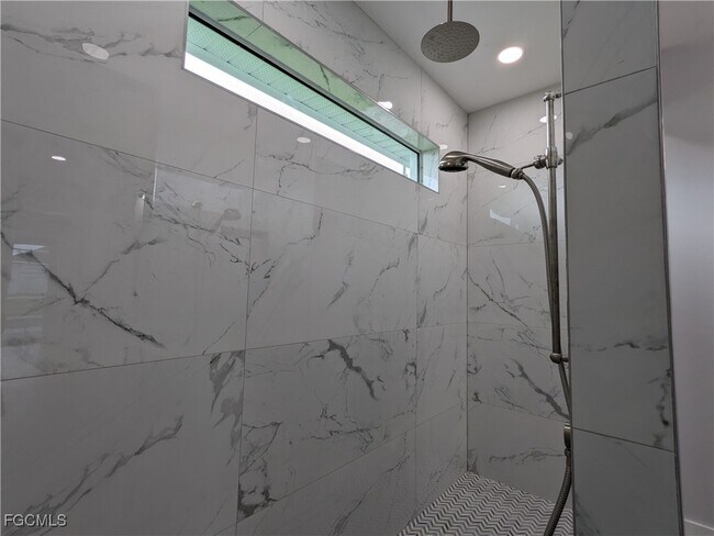 Building Photo - 3027 SW 16th Pl