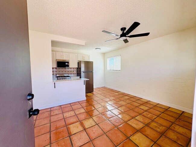 Building Photo - 817 S Melody Ln