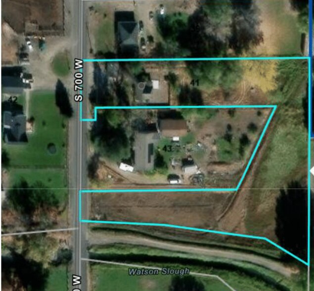 Building Photo - 41 Riverside Rd S