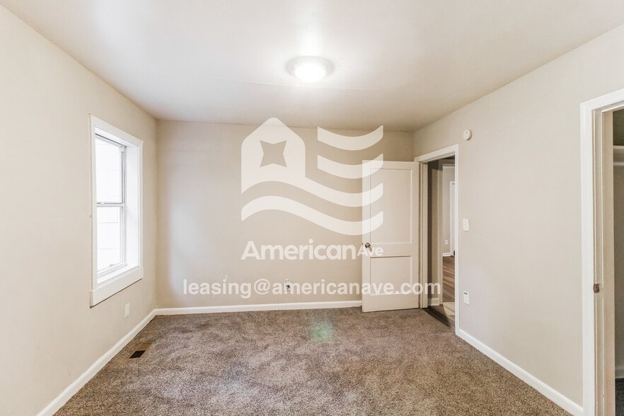 Building Photo - 4208 16th Ave