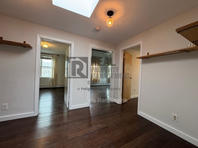 Building Photo - 2 Sea View Ave