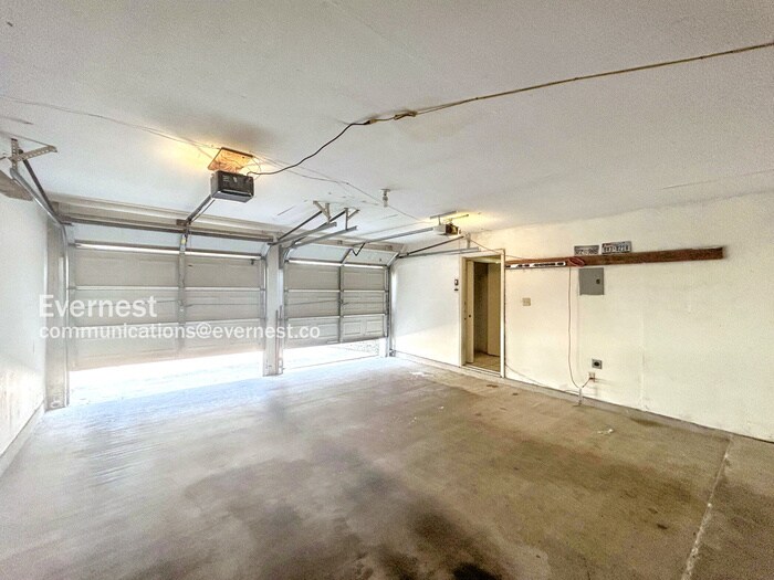 Building Photo - 8309 Wexford Dr