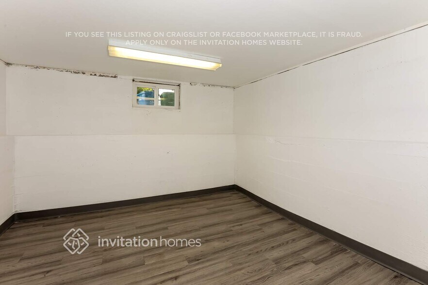 Building Photo - 132 S Olive