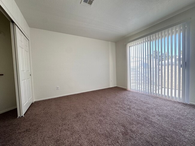 Building Photo - 6250 W Flamingo Rd