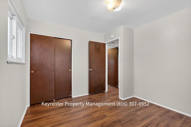 Building Photo - Spacious Florissant Home with Finished Basement & Bar