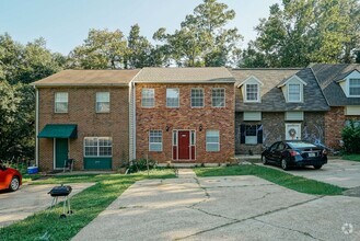 Building Photo - Super Cute 3 bedroom 3 bathroom townhome o...