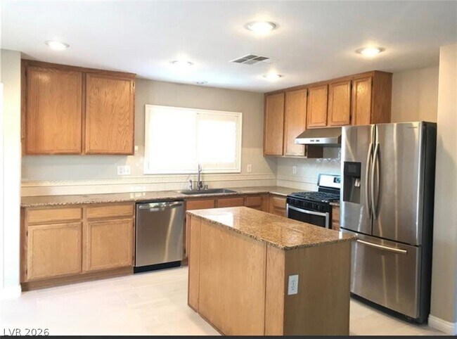 Building Photo - 6473 Blue Iris Ct