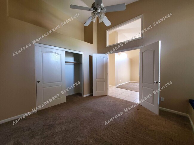 Building Photo - 3 BEDROOM WITH POOL NORTH SCOTTSDALE