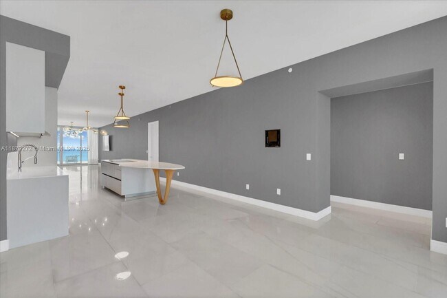 Building Photo - 16901 Collins Ave