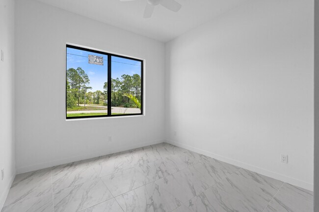 Building Photo - 710 Eisenhower Blvd