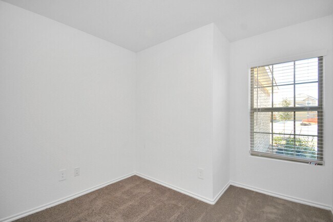 Building Photo - 32511 Orchard Haze Dr
