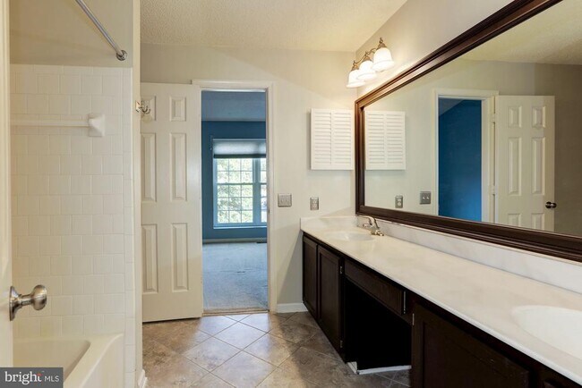 Building Photo - 7238 Stover Ct