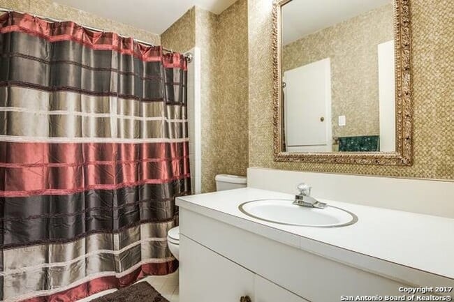 Building Photo - 2-BEDROOM ALAMO HEIGHTS DUPLEX
