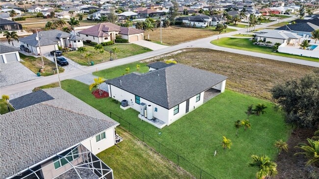 Building Photo - 1704 NW 38th Ave