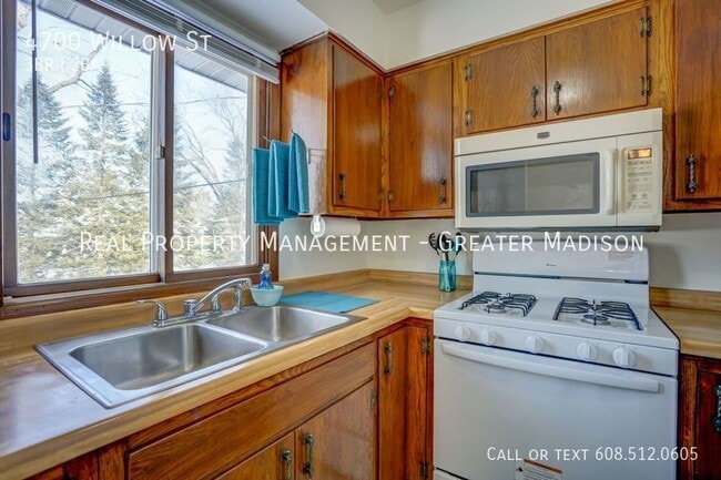 Building Photo - 4700 Willow St