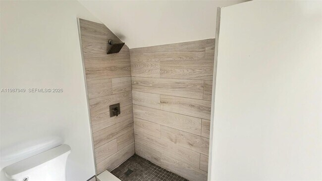 Building Photo - 841 NW 81st Ave