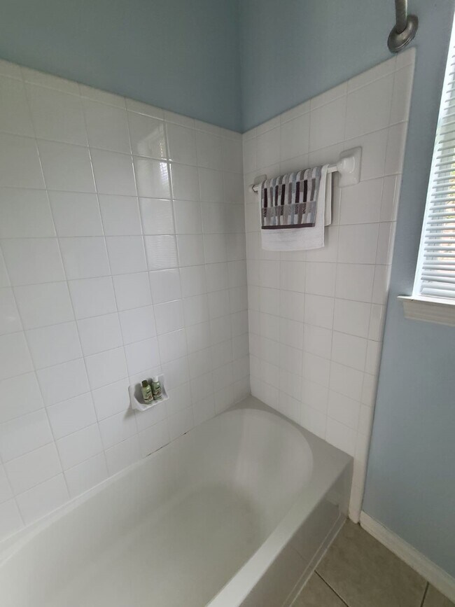 Building Photo - 6427 Stone Landing Ln