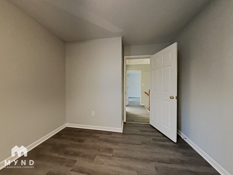 Building Photo - 2012 King Arthur Cir