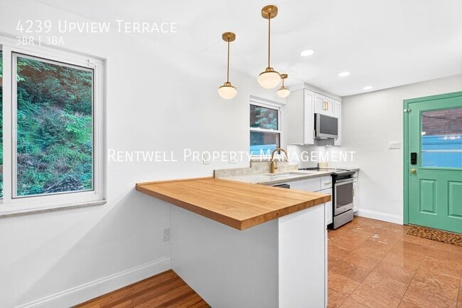 Building Photo - 4239 Upview Ter
