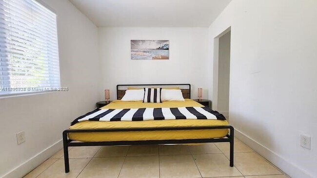 Building Photo - 8028 NW 5th Ct