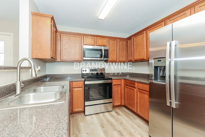 Building Photo - 701 Holland Ridge Dr