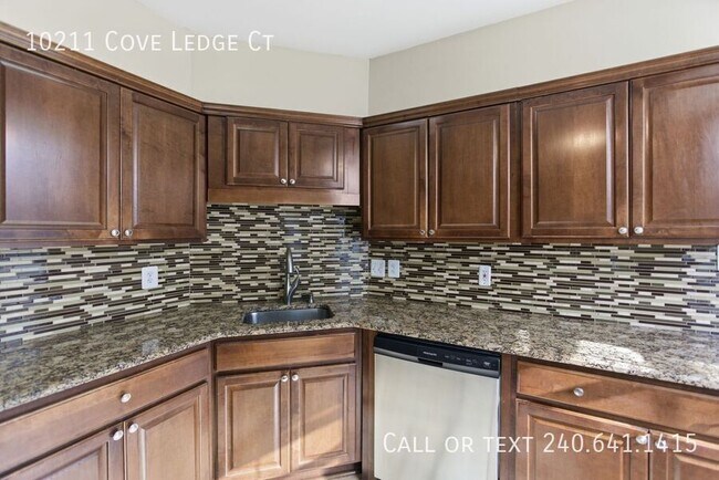 Building Photo - 10211 Cove Ledge Ct