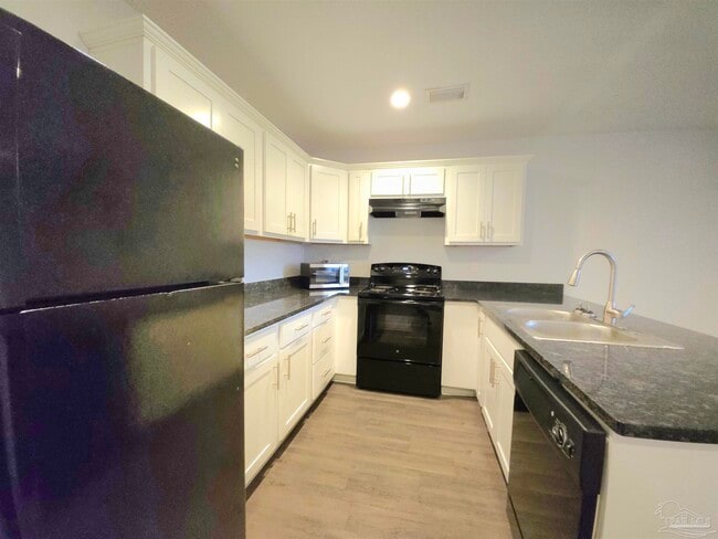 Building Photo - 313 N Navy Blvd