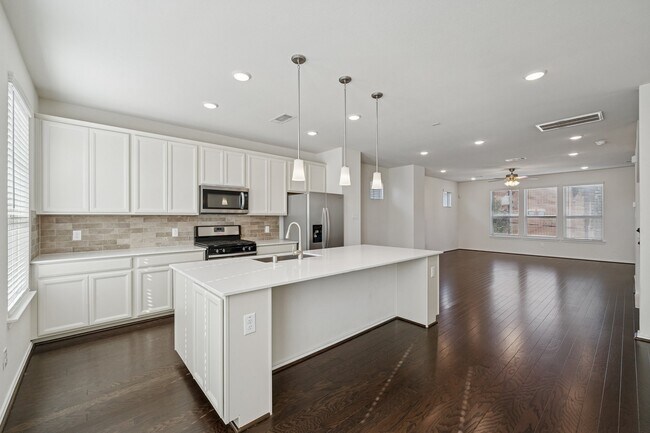 Building Photo - 8604 Hollyoaks Creek Ln