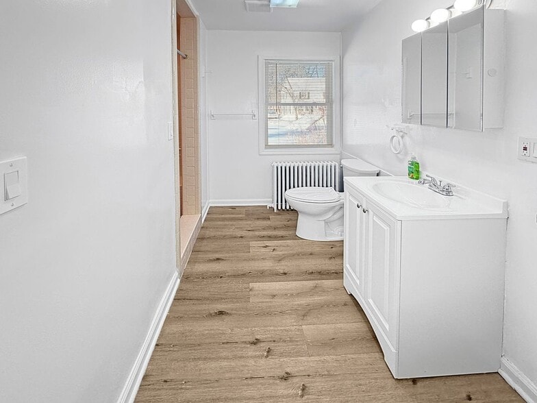 Building Photo - 4332 Albany Post Rd