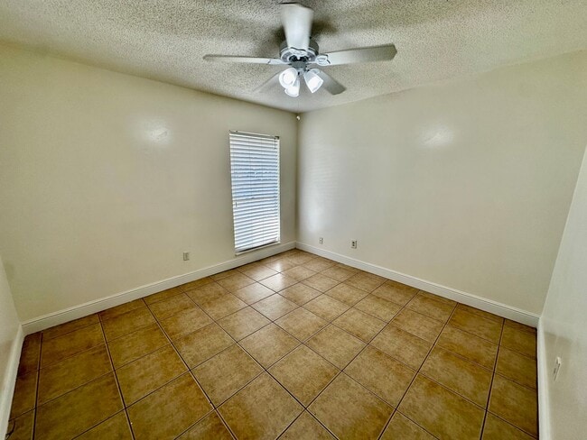 Building Photo - Charming 3-Bedroom Single-Family Home on Quiet Cul-de-Sac in East Orlando