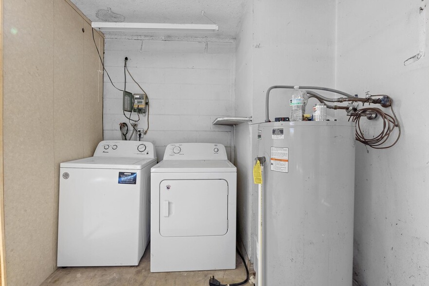 Building Photo - 5348 Hillock Ct