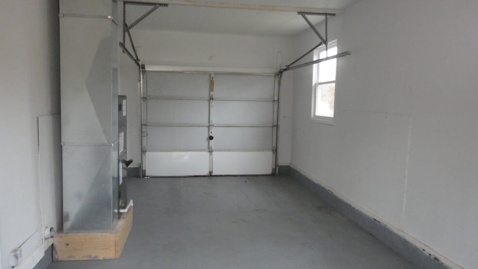 Building Photo - 108 W Garner St