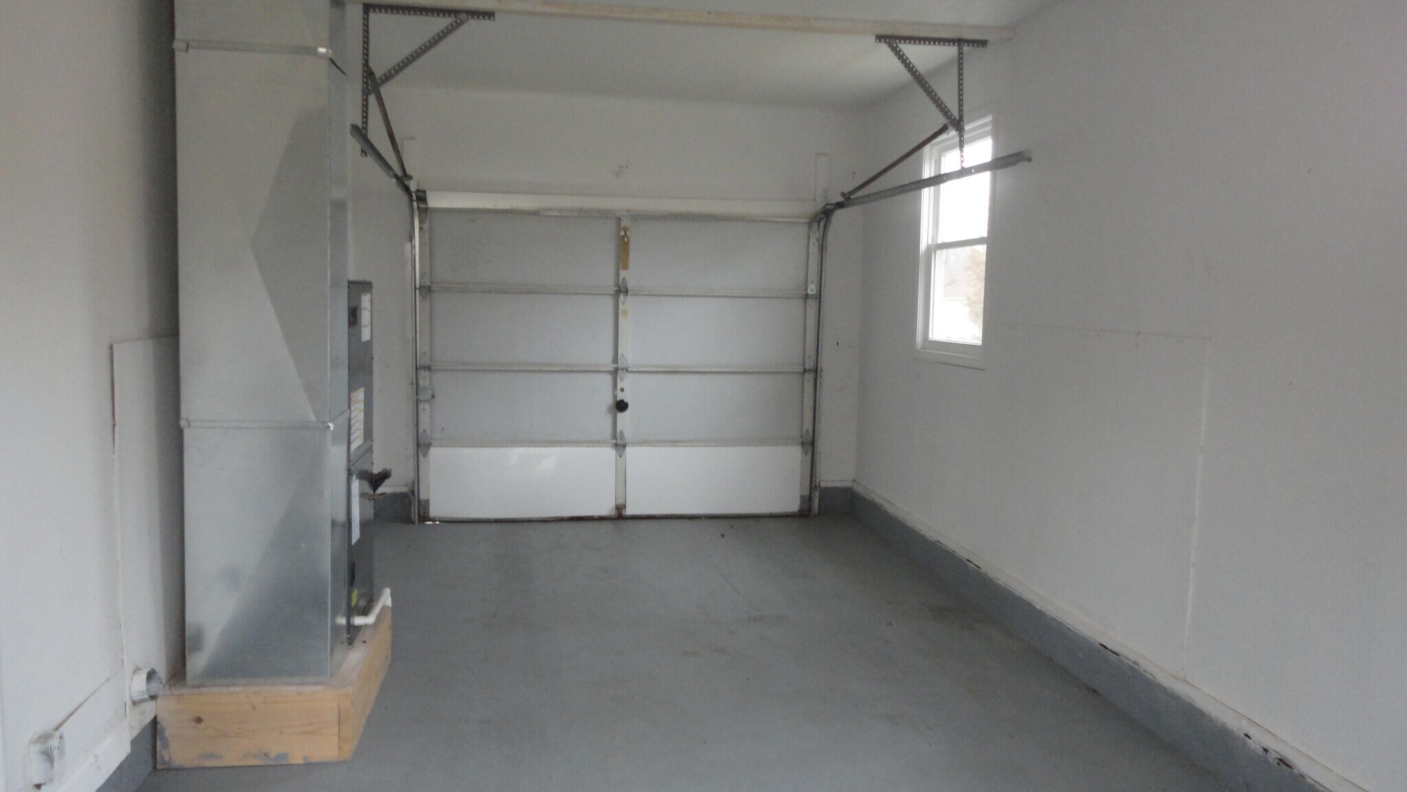 Building Photo - 108 W Garner St