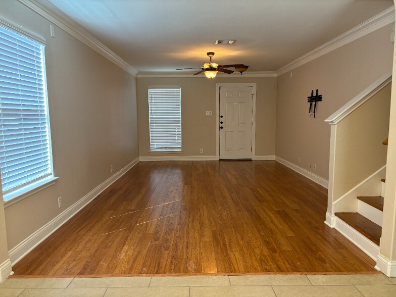 Building Photo - 369 Tanager Dr