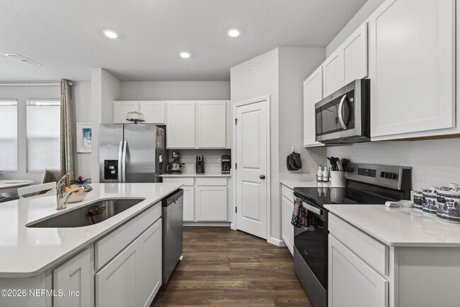 Building Photo - 14532 Macadamia Ln