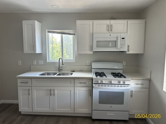 Building Photo - 4734 E 57th St